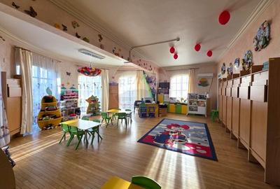 Casă cu 10 camere cu Teren 900 Mp în 23 August - 12