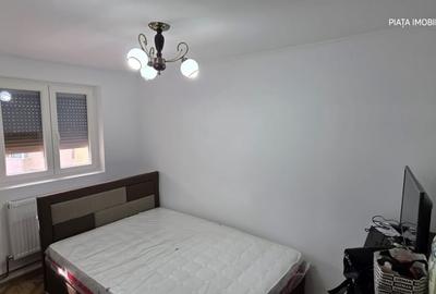 Apartament cu 3 camere decomandat, mobilat în Micro 6 - 5