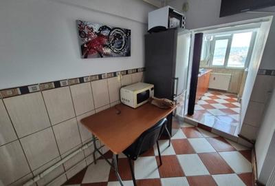 Hala Centrala- Etaj intermediar-Bloc 1987 - 2