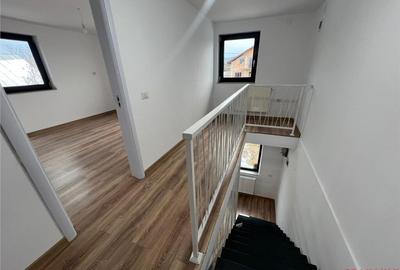 Vila la cheie- Magura Crihan- 1000 mp teren! - 2