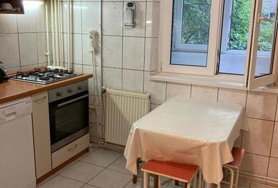 Gorjului Apartament 3 camere la 3 minute de metrou, centrala proprie - 2