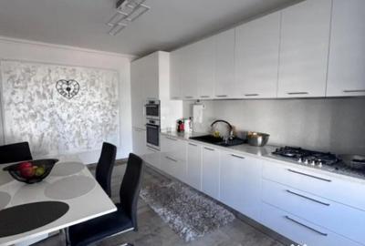 Casă cu 7 camere cu Teren 250 Mp în Rădăuți - 16