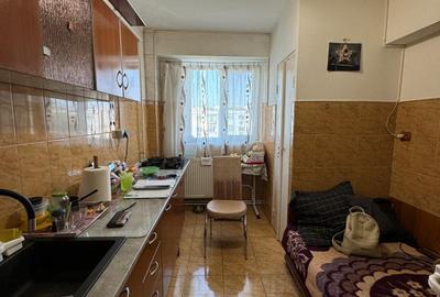 Apartament cu 2 camere decomandat în Micro 21