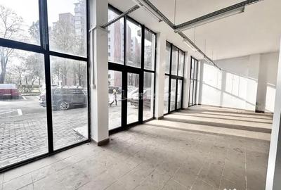 Spațiu comercial, de 72 mp, în Decebal