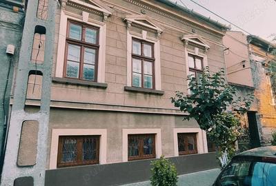 Casă cu 5 camere cu Teren 293 Mp în Central - 4