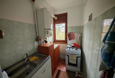 Apartament cu 3 camere semidecomandat în Micro 19