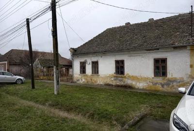 Casă cu 2 camere cu Teren 1532 Mp în Grănicerii - 1