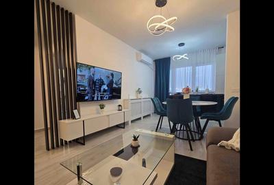 Apartament cu 2 camere semidecomandat, mobilat în Sud