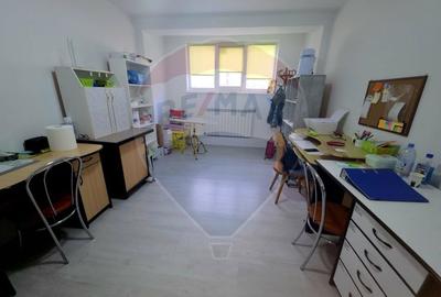 Spațiu comercial, de 45 mp, în Central - 7