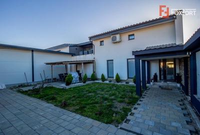 Casa 3 camere cu spatiu comercial in Carani - ID V4331 - 4