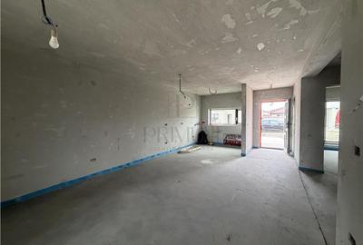 Duplex cu 4 camere cu Canalizare în Moșnița Nouă - 3