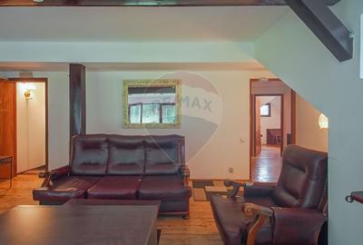 Vila cu potential turistic in Predeal privelisti si liniste montana - 26