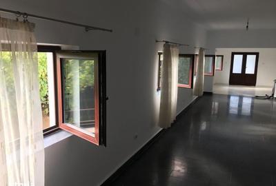 Casă cu 3 camere cu Teren 2263 Mp în Central - 9