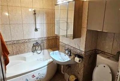 SOARELUI - ETAJ 3 - DECOMANDAT - 3 CAMERE - 2 BAI - 2 BALCOANE - CENTRALA PROPRI - 5