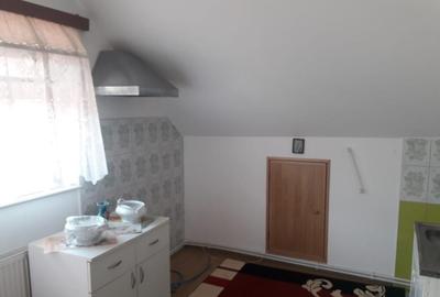 Inchiriez Casa, Zona Gara Veche, Piatra Neamt, 5 camere + bucatarie - 12