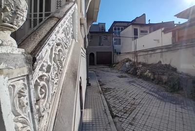 Vilă de Epocă Spatioasă în Zona Vitan Mall - 7