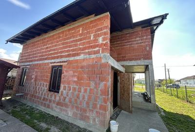 Casa la rosu de vanzare in Satulung - 3