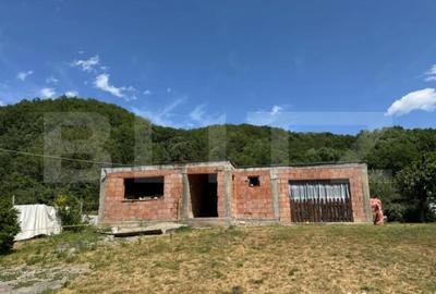 Casă cu 2 camere cu Teren 2071 Mp în Central - 1