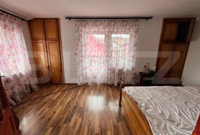 Casă cu 4 camere cu Teren 1400 Mp în Central - 2