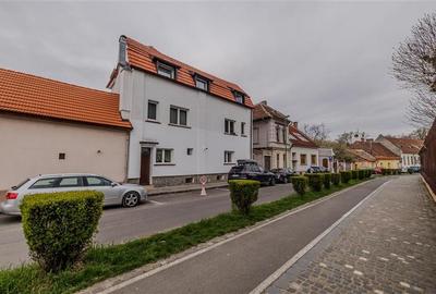 Locuinta cu caracter,doua niveluri,4 camere,terasa,garaj,curte,Centru Istoric Br - 42