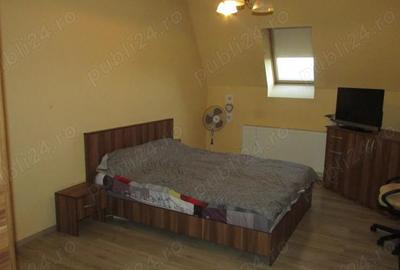 Apartament cu 3 camere decomandat în Zăvoi - 4