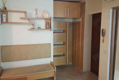 Vand apartament 3 cam etaj 1 pe BLD DECEBAL - 1