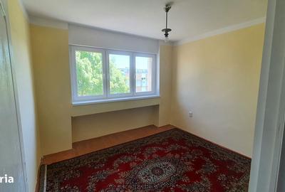 Apartament cu 3 camere în Carei - 1