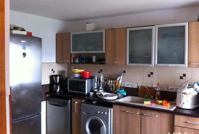 Casă cu 5 camere cu Teren 400 Mp în Teișani