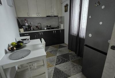Apartament cu 3 camere semidecomandat în Fălticeni - 1
