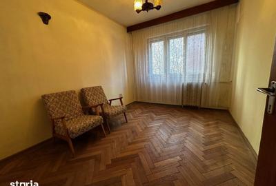 Apartament cu 4 camere decomandat în Republicii - 8