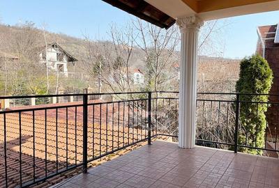 Vila pe Malul Crisului, strada Facliei Oradea - 12