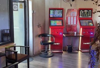 Spațiu comercial, de 42 mp, în Central - 4