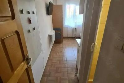 Proprietar ofer spre inchiriere garsoniera in zona Dacia ,str Labirint et 2. - 2
