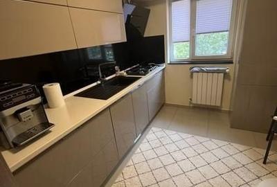 Apartament cu 3 camere decomandat, mobilat în Nerva Traian - 12