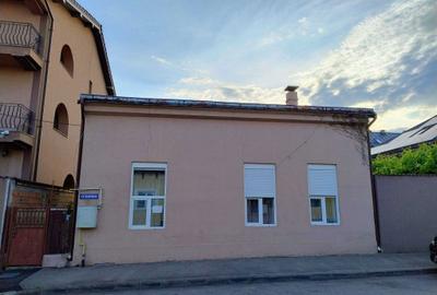 Casă cu 4 camere decomandat în Exterior Vest - 1