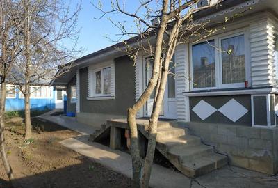 Casă cu 5 camere cu Teren 1551 Mp în Albești - 2