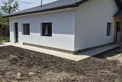Casă cu 4 camere în Mărgineni - 7