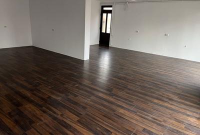 Spațiu comercial, de 74 mp, în Oncea - 6