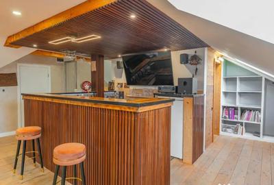 Spațiu comercial, de 470 mp, în Central - 6