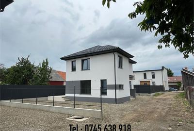 Casă cu 4 camere cu Canalizare în Central - 8