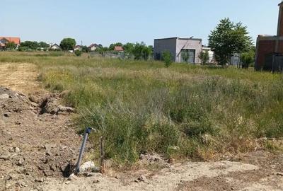 Teren de 737 mp, în Central - 7