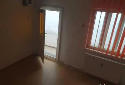 Casă cu 4 camere în Central - 3