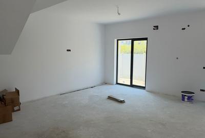 Casa tip duplex- 4 camere -curte proprie 110mp Casa tip duplex- 4 camere -curte proprie 110mp - 8