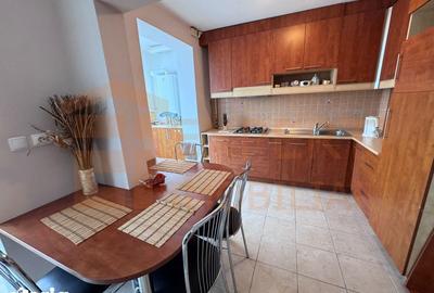 Apartament cu 3 camere decomandat, mobilat în Central - 12