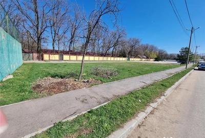 Teren de 300 mp, în Central - 2