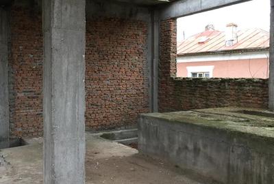 Casă în Central