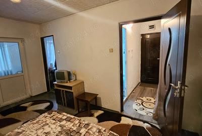 Vand garsoniera crihala et.1 - 3