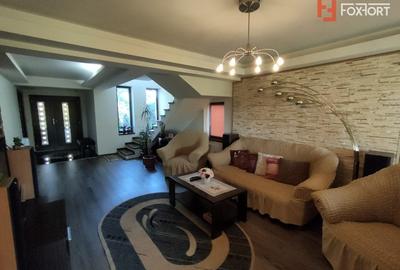 Casa individuala cu 5 camere de vanzare in Sag - ID V155 - 5