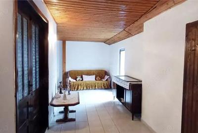 Casă cu 5 camere cu Teren 324 Mp în Berzasca - 11