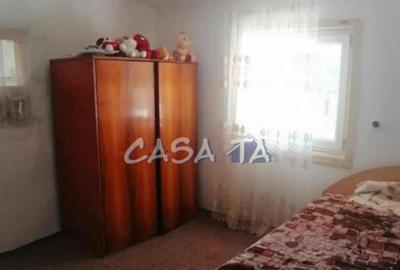 Casa situata in Bumbe?ti Pi?ic - Carligei - 11